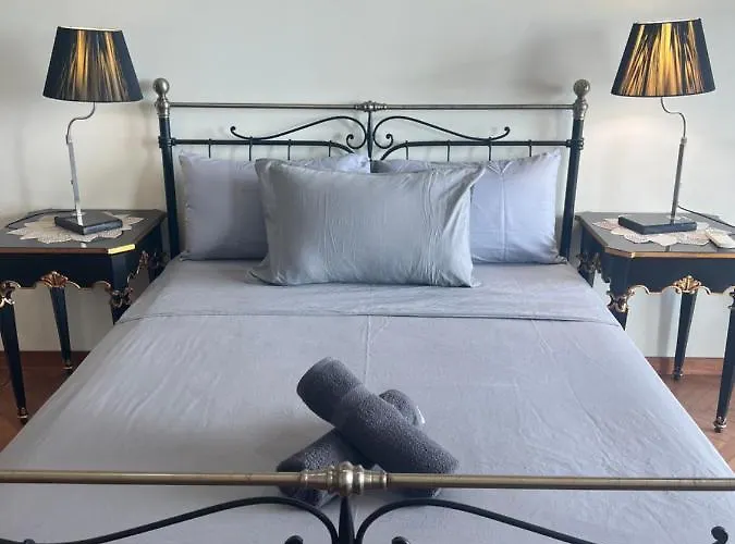 2Bedroom Seaview @ Straits Quay