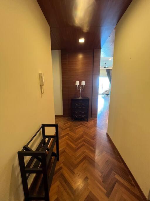 2bedroom Seaview @ Straits Quay *