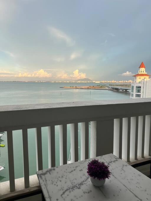 Apartment 2bedroom Seaview @ Straits Quay Bagan Jermal