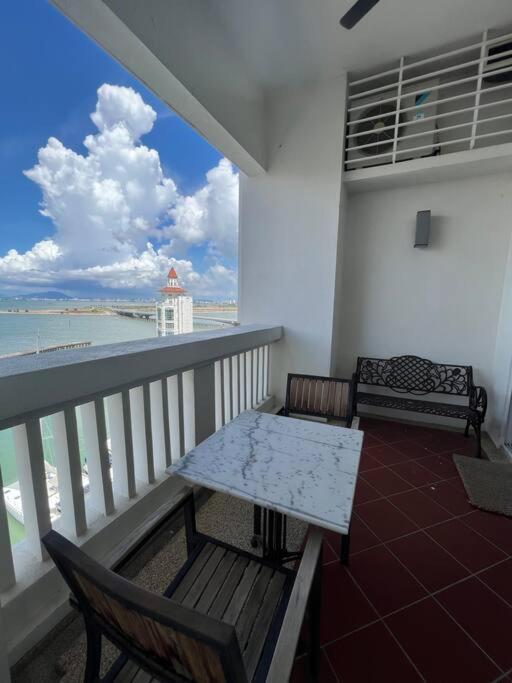Apartment 2bedroom Seaview @ Straits Quay *