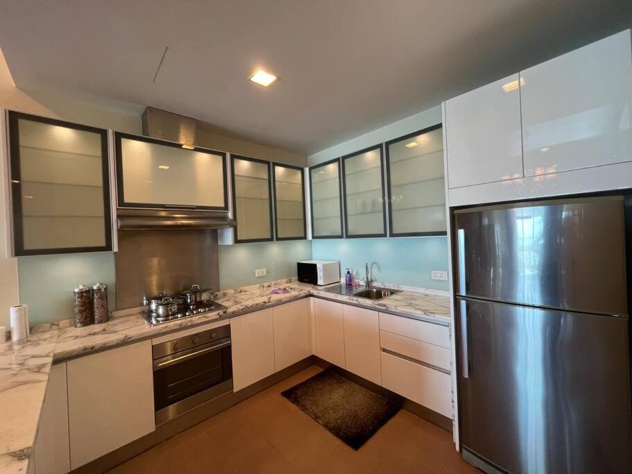 2bedroom Seaview @ Straits Quay Apartment *