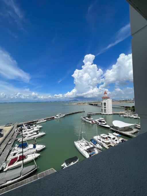 2bedroom Seaview @ Straits Quay Apartment *