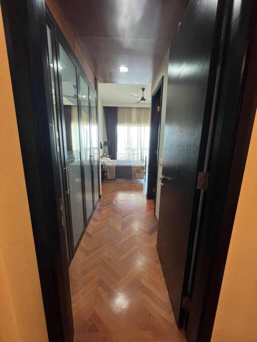 2bedroom Seaview @ Straits Quay *