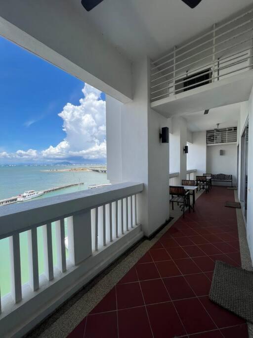 Apartment 2bedroom Seaview @ Straits Quay