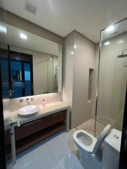 2bedroom Seaview @ Straits Quay